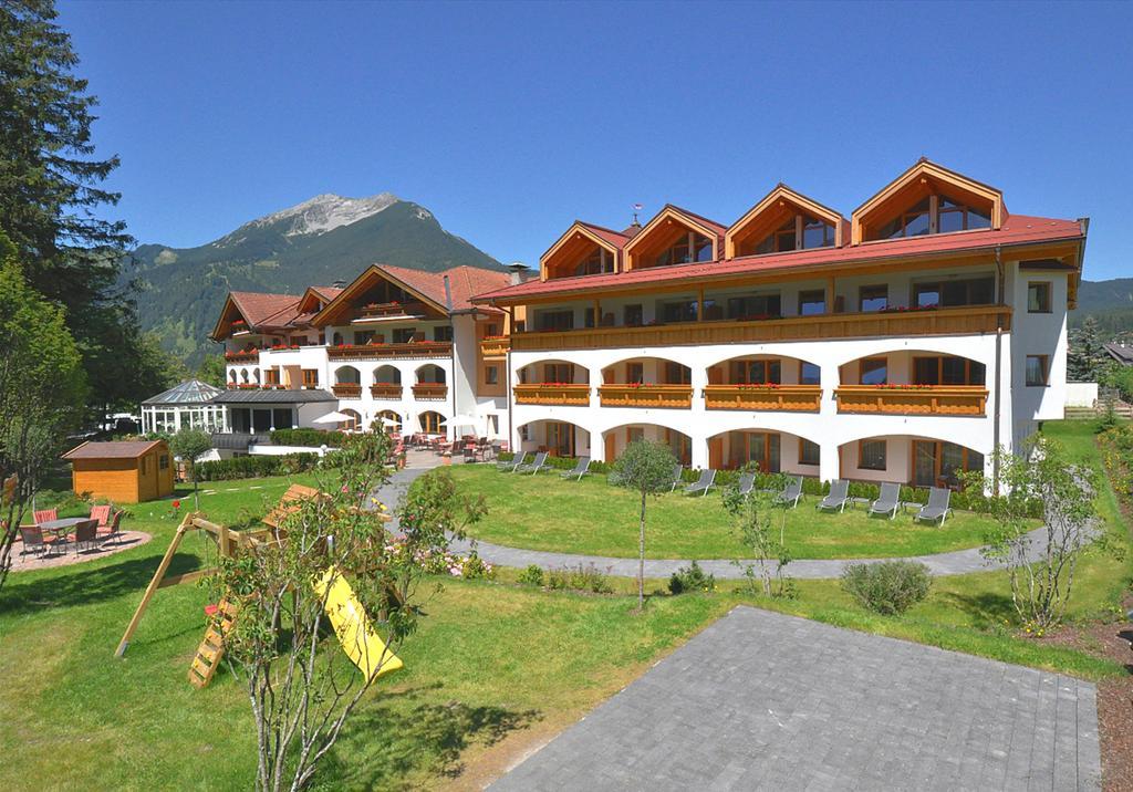 Hotel Alpen Residence Ehrwald Exteriör bild